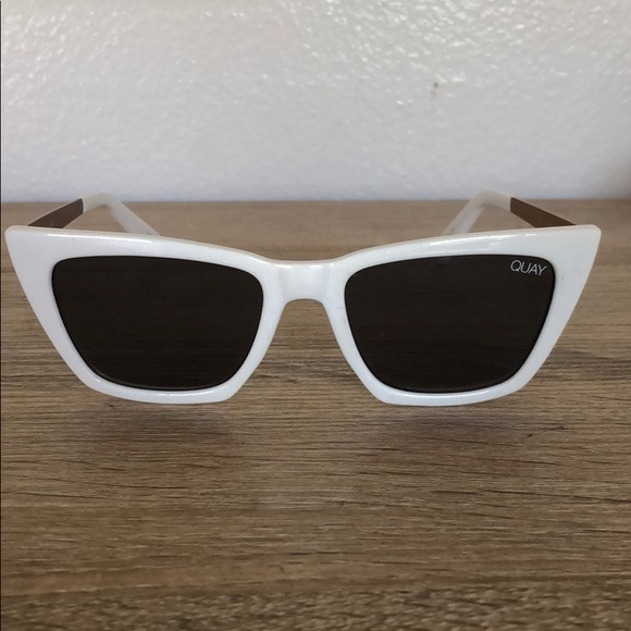 Quay Australia Accessories - QUAY AUSTRALIA DON’T @ ME Sunglasses, White